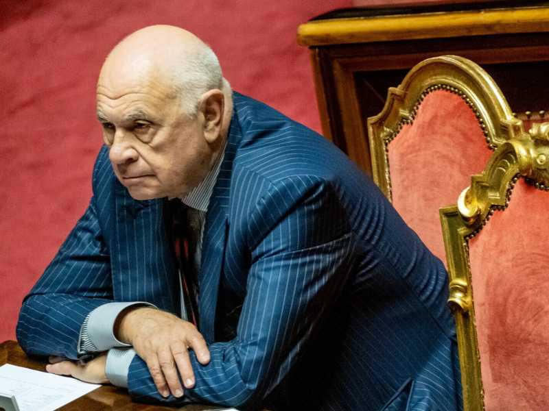 Nordio isolato confida: "Posso lasciare". Calenda: "FdI è giustizialista"