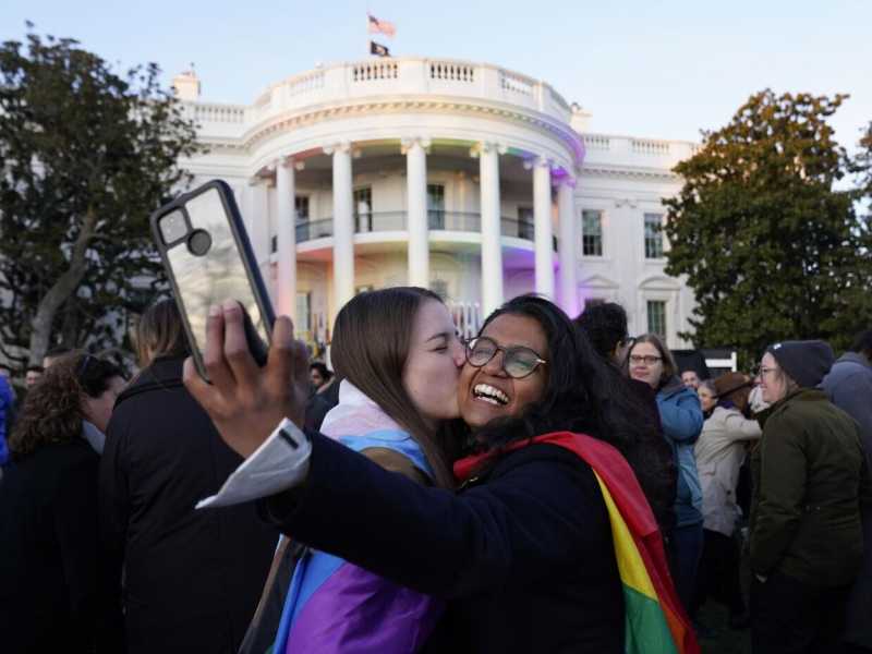 Molti repubblicani non hanno votato il Respect for Marriage Act (nella foto Ap - via LaPresse -, il giorno della firma della legge da parte di Biden)&nbsp;<br />