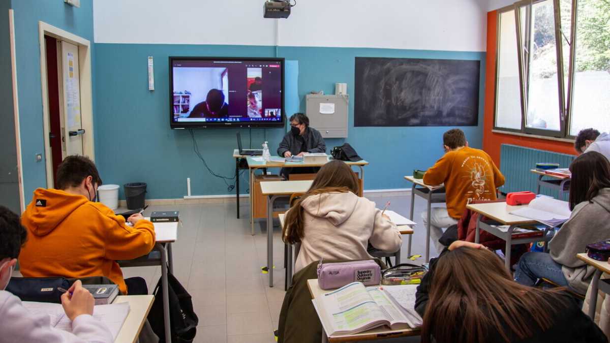 Immagine di Ci sono aperture di credito dal mondo della scuola verso il governo Meloni?