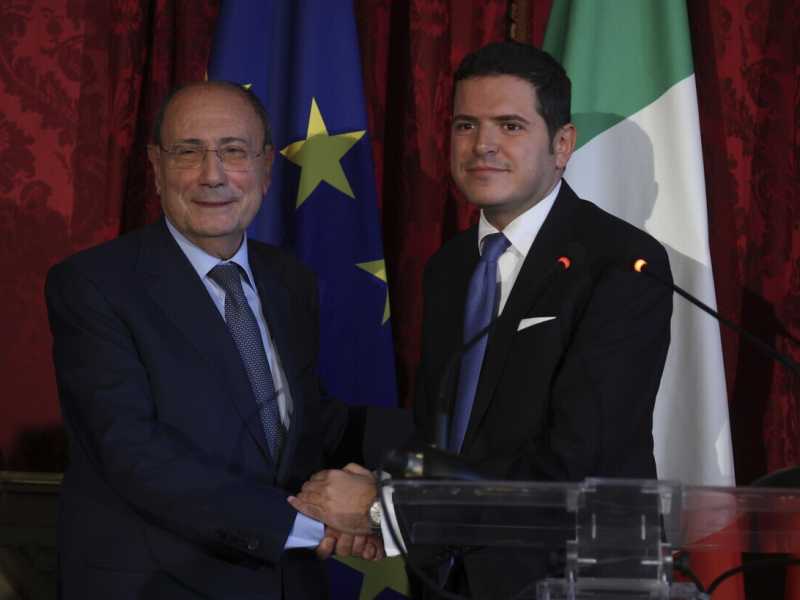 Renato Schifani con Gaetano Galvagno, presidente dell'assemblea regionale (Ansa)