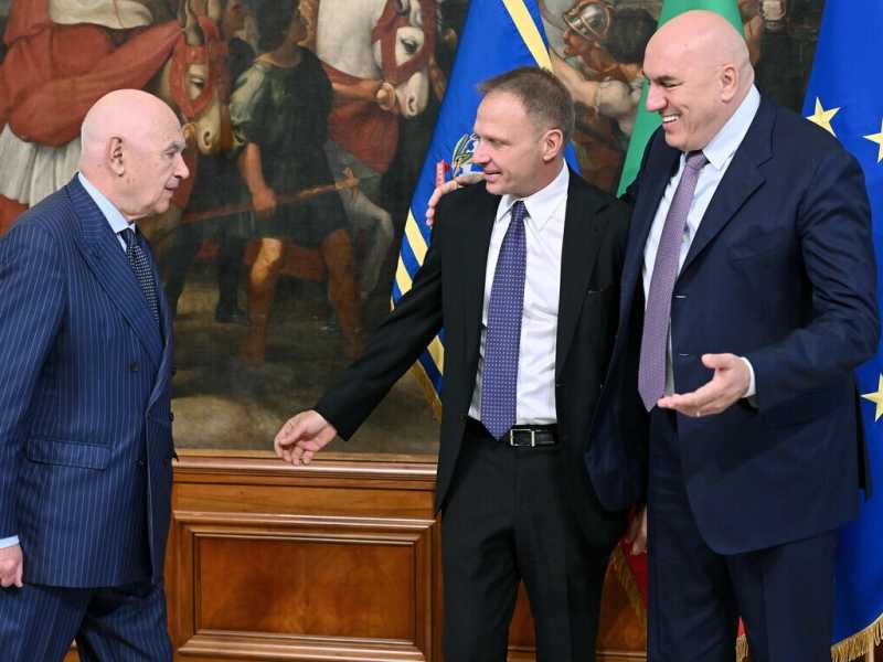  Foto Ansa