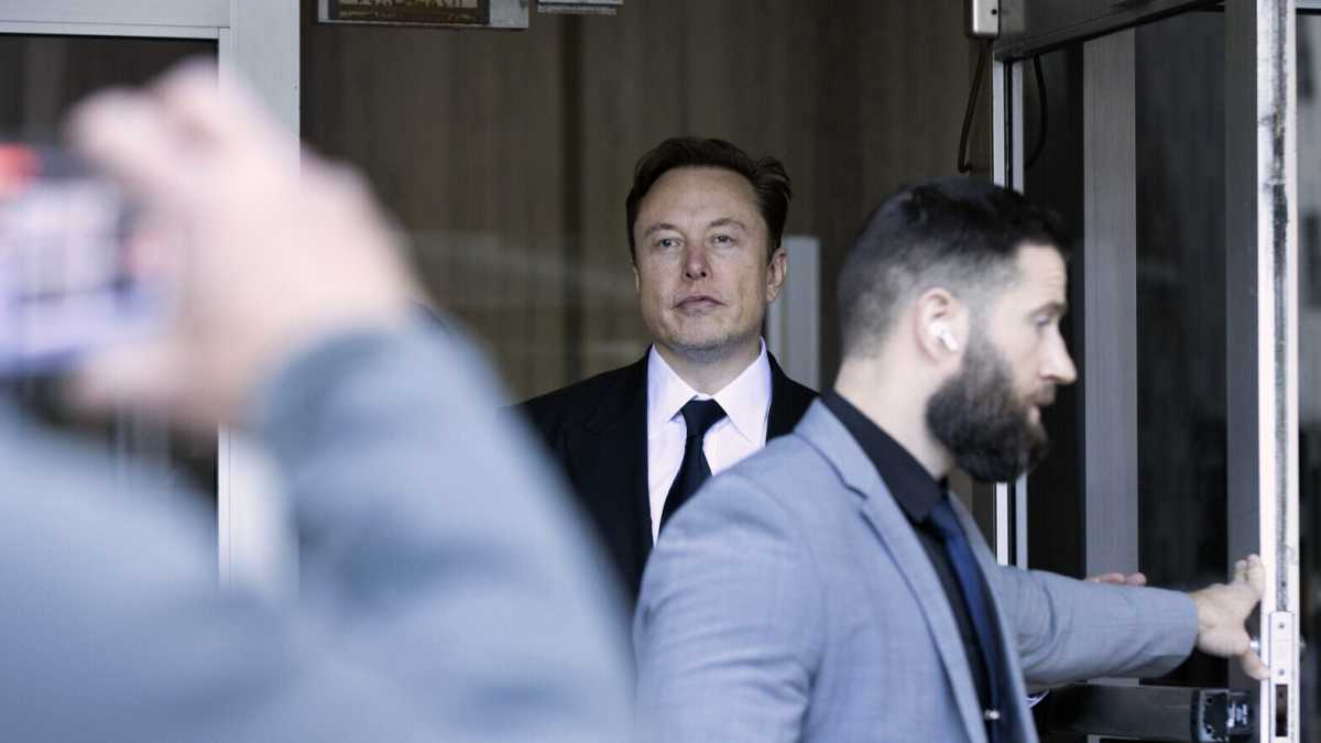 Immagine di Tesla fa il record di profitti mentre il circo mediatico processa Musk