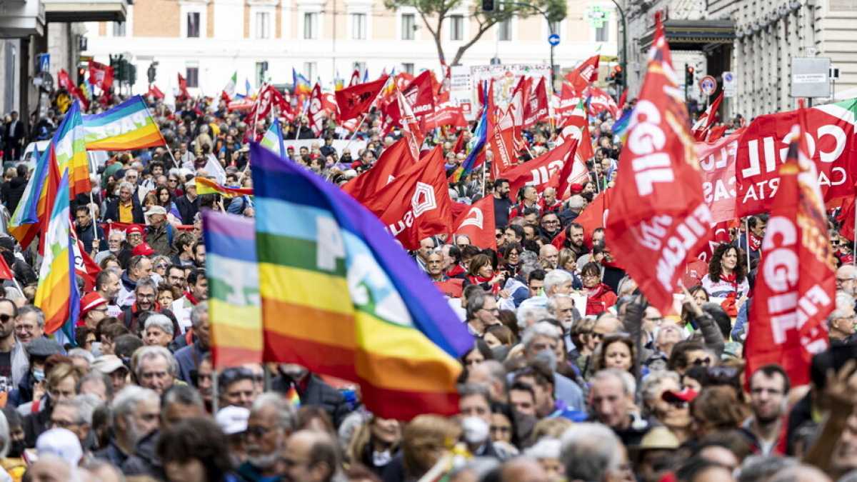 Immagine di I partigiani della pace e la bufala del bellicismo capitalista