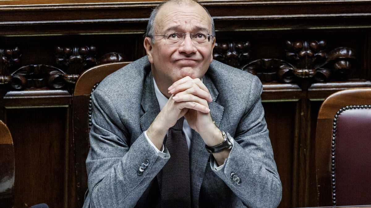 Immagine di Perché non ha senso dire che alzare gli stipendi ai prof del nord svuota le cattedre al sud
