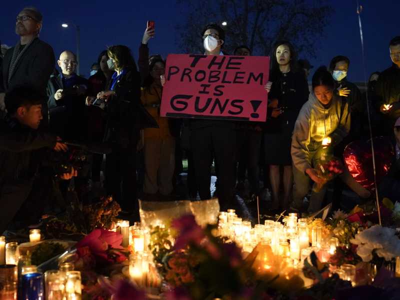 I numeri record delle stragi per armi da fuoco in America e il caso della California