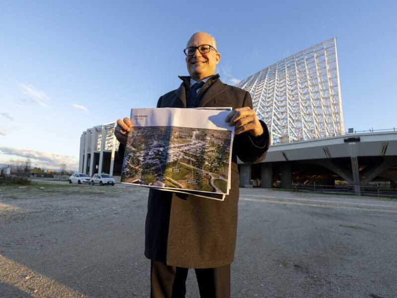 Il sindaco di Roma, Roberto Gualtieri, a margine della visita (Ansa)
