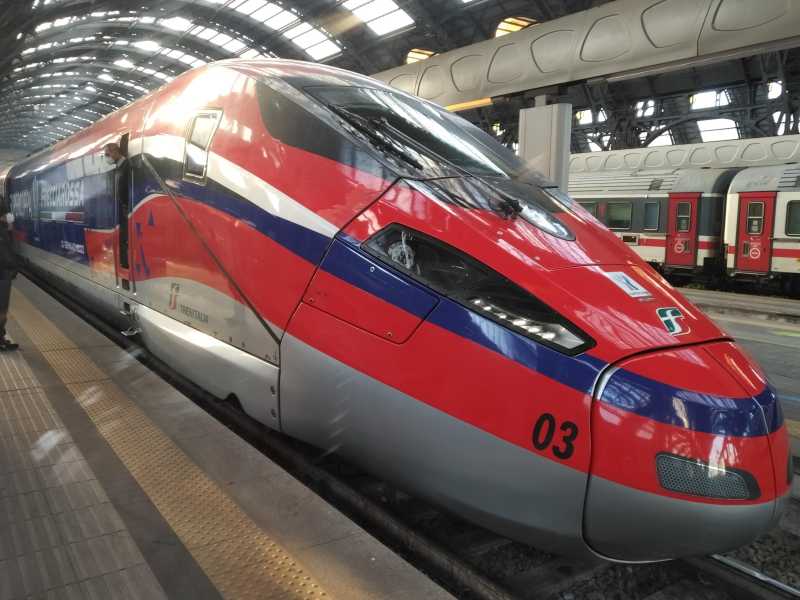 La corsa ai carnet per i treni degli ex onorevoli: 30 su 38 eletti con il M5s. Ci sono anche No Tav