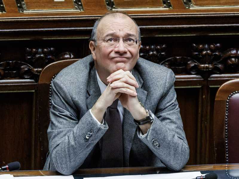 Perché non ha senso dire che alzare gli stipendi ai prof del nord svuota le cattedre al sud