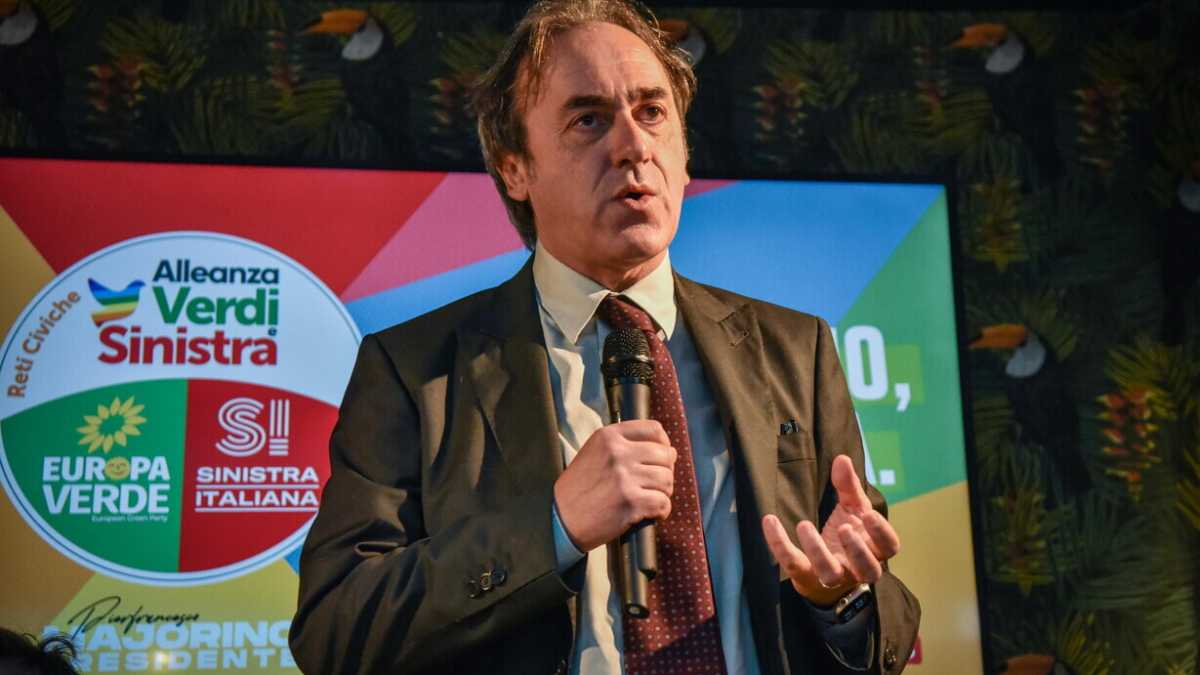Immagine di Bonelli dice no all'ingresso del M5s nei Verdi Europei: "Trasformisti e opportunisti"