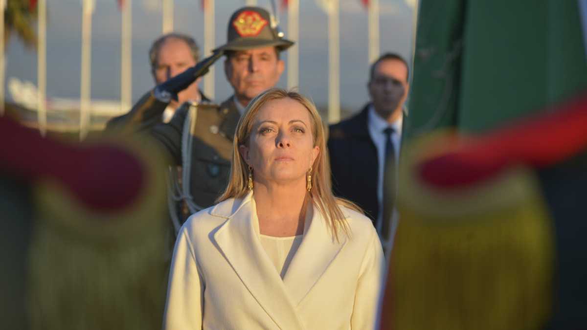 Immagine di Meloni messa all'angolo sulla Rai da Lega e FI. Fuortes cerca Gianni Letta. Chiocchi verso il Tg1