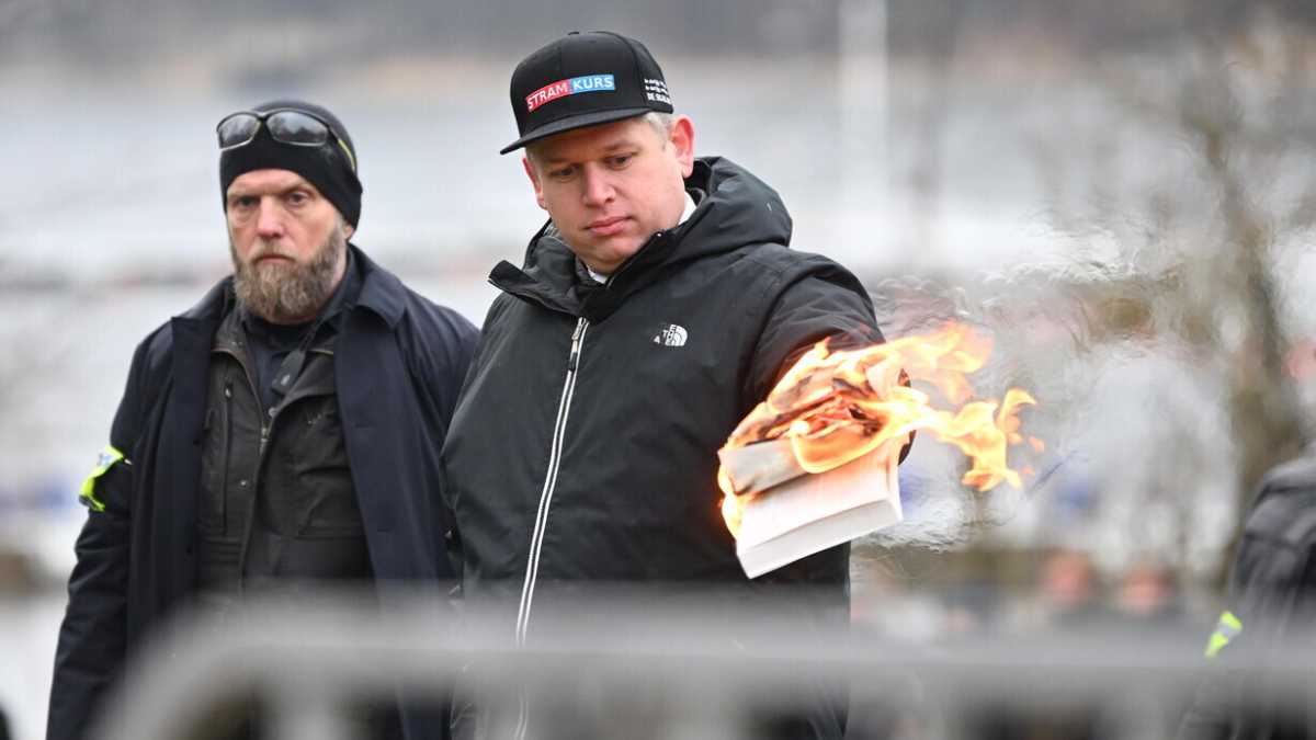 Immagine di L’ombra russa dietro il rogo del Corano in Svezia