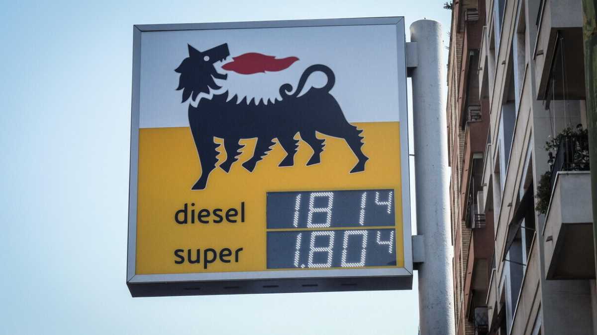 Immagine di Per abbassare i prezzi della benzina serve concorrenza, non esporre il prezzo medio