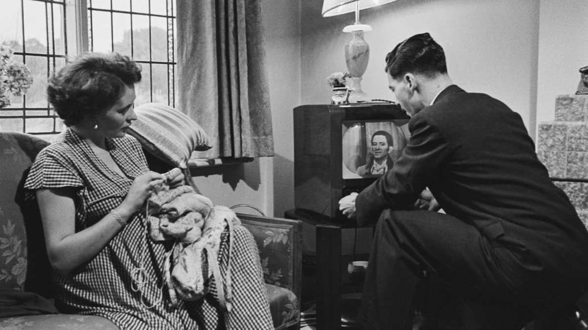 Immagine di Direttiva Agcom: tornano i numeri sul telecomando. Ora cipria, calamaio e mutandoni