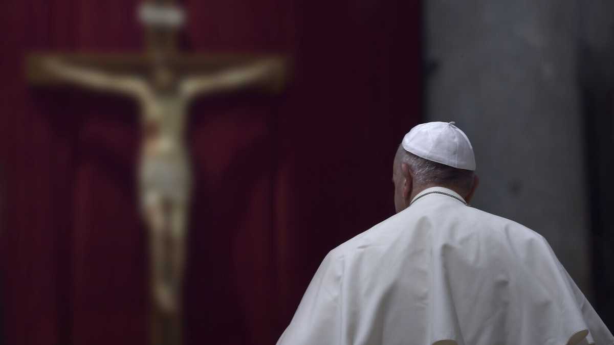 Immagine di Stiamo sacralizzando tutto ciò che non ha niente a che fare con la fede