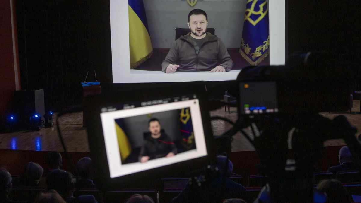 Immagine di Cara Rai, Zelensky a Sanremo non è un monologo di Beppe Grillo