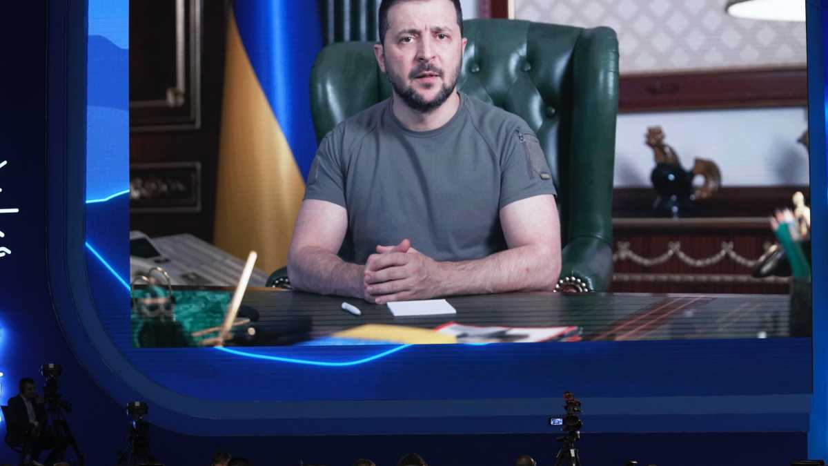 Immagine di Viva Zelensky a Sanremo, a patto che la canzone sia inedita. Ultimo pronto a fare ricorso