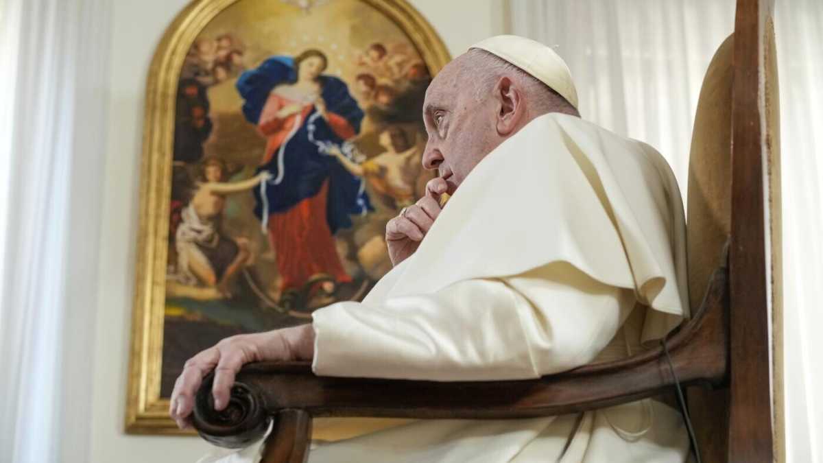Immagine di Le interviste di Papa Francesco alimentano retroscenisti e complottisti