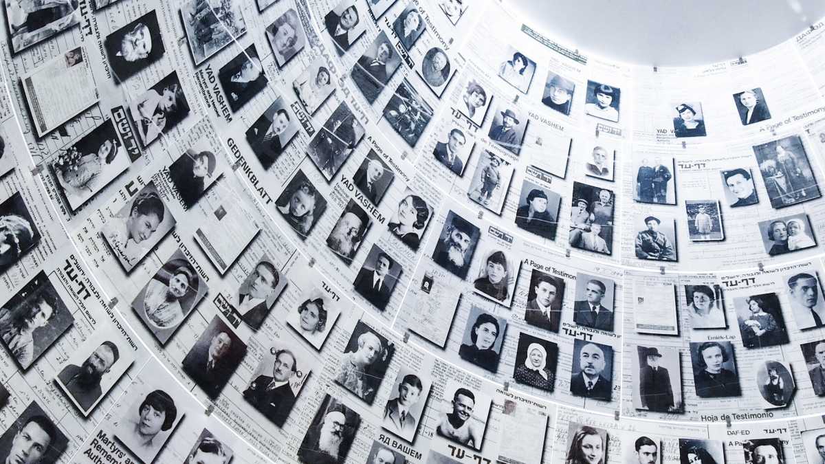 Immagine di L'intelligenza artificiale applicata alla Shoah rischia di far crescere il negazionismo