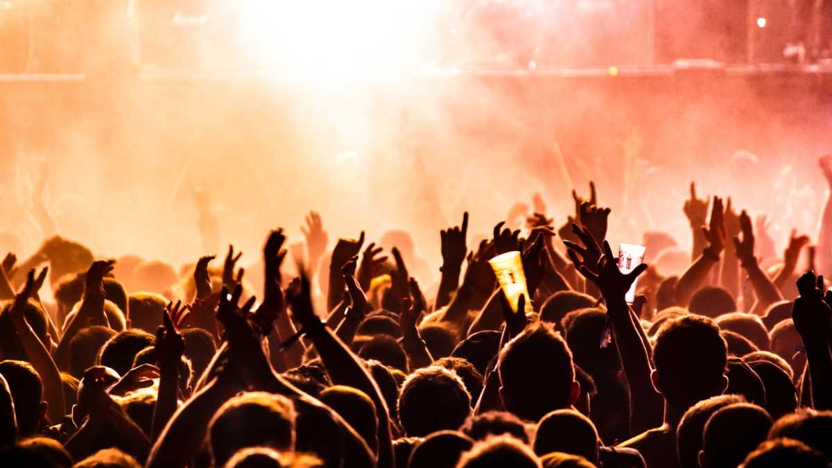 Immagine di I prezzi impazziti dei concerti e la vita musicale che scorre nel mondo di sotto