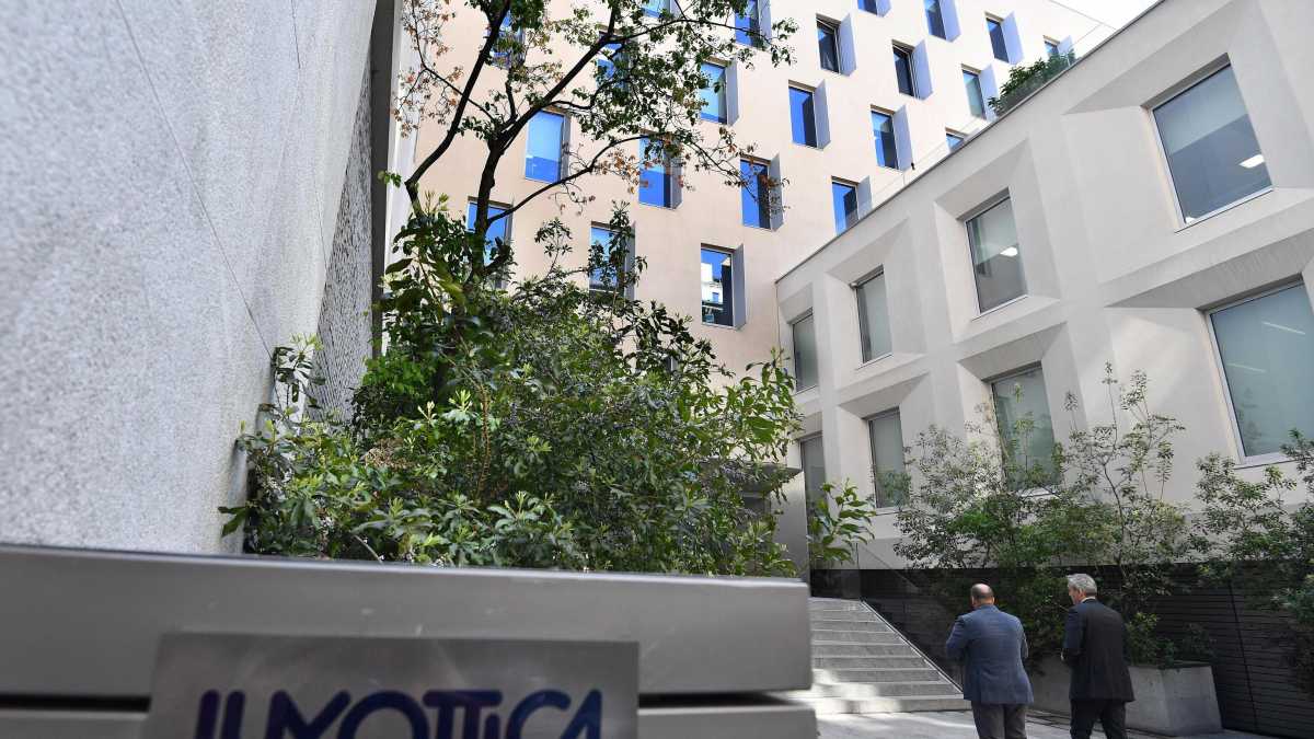 Immagine di Star bene in fabbrica e fuori: il salto di qualità dell’integrativo Luxottica