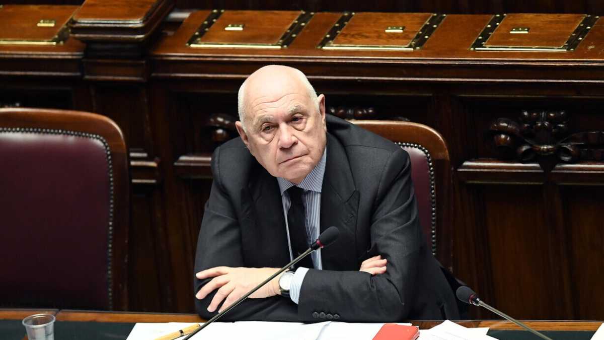 Immagine di “Nordio scelga cosa fare: il politico o il burocrate”, ci dice Enrico Costa (Azione)