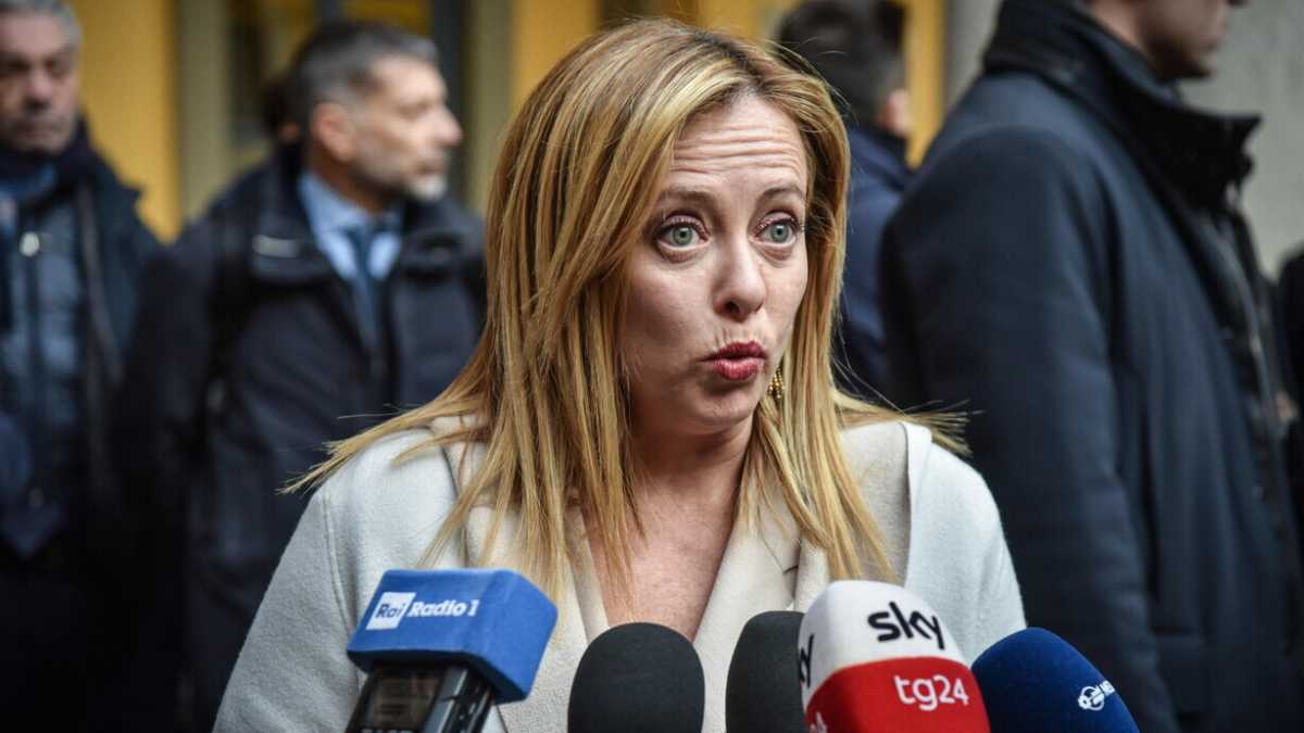 Immagine di Meloni a Bruxelles spera in Zelensky per mitigare le amarezze su migranti e aiuti di stato