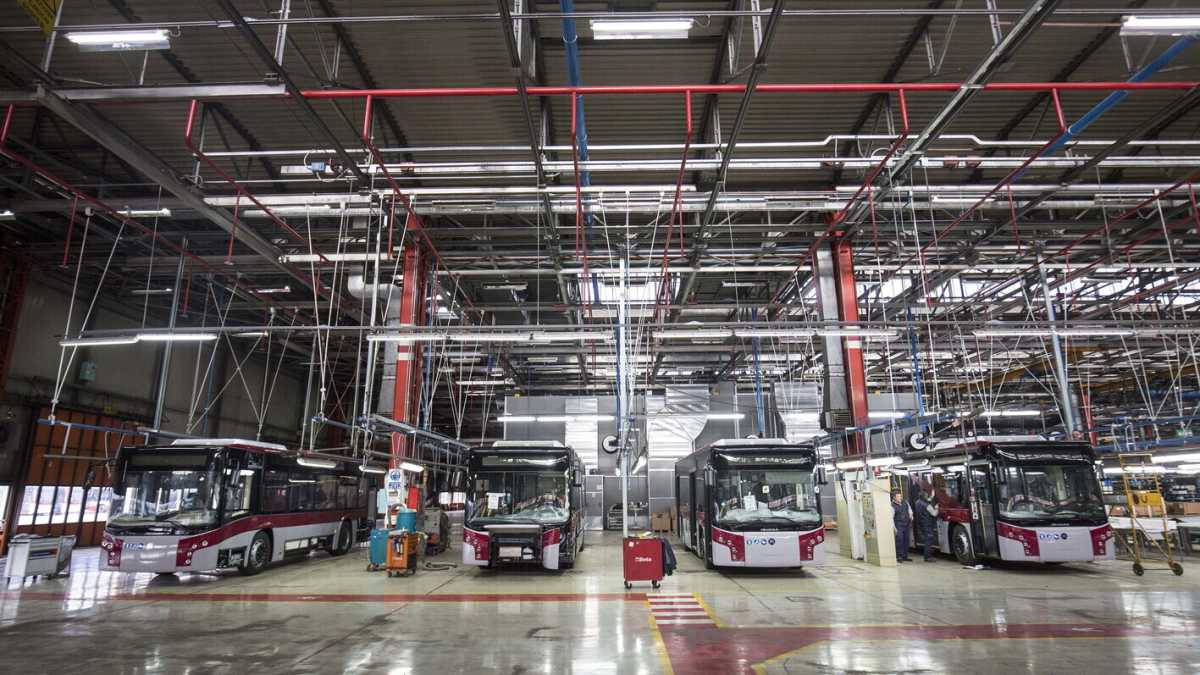 Immagine di L’autobus di stato è senza benzina
