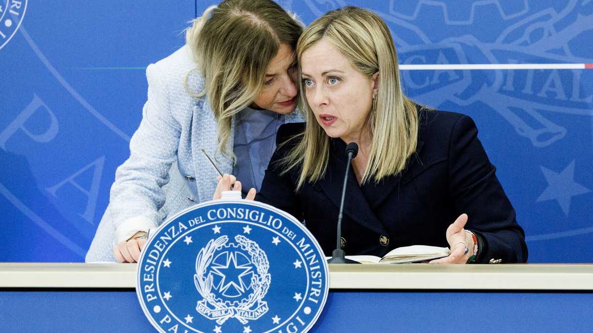 Immagine di La Kissinger di Meloni. Ritratto di Patrizia Scurti, da segretaria semplice a segretaria di stato