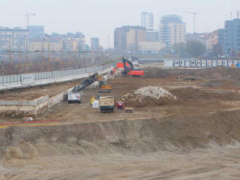 Il cantiere del villaggio olimpico, a Milano (foto Ansa)