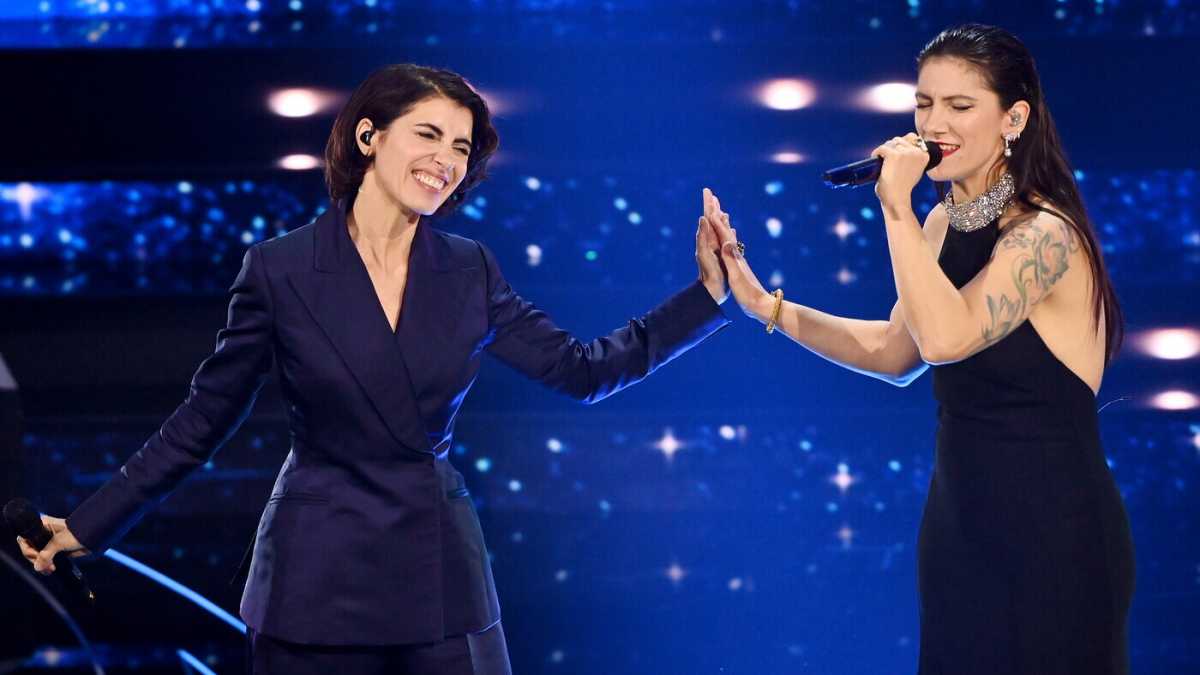 Immagine di Nella serata delle cover il Festival di Sanremo capisce che la musica la si fa insieme