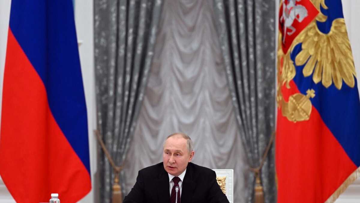 Immagine di L’altra guerra di Vladimir Putin