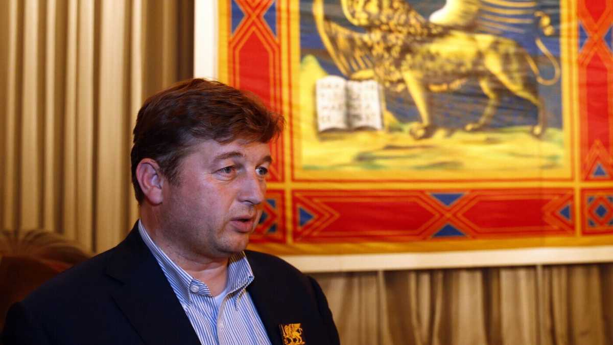 Immagine di Il leghista veneto Valdegamberi: "Basta sanzioni, la Nato stia a cuccia. Ma non datemi del putiniano"