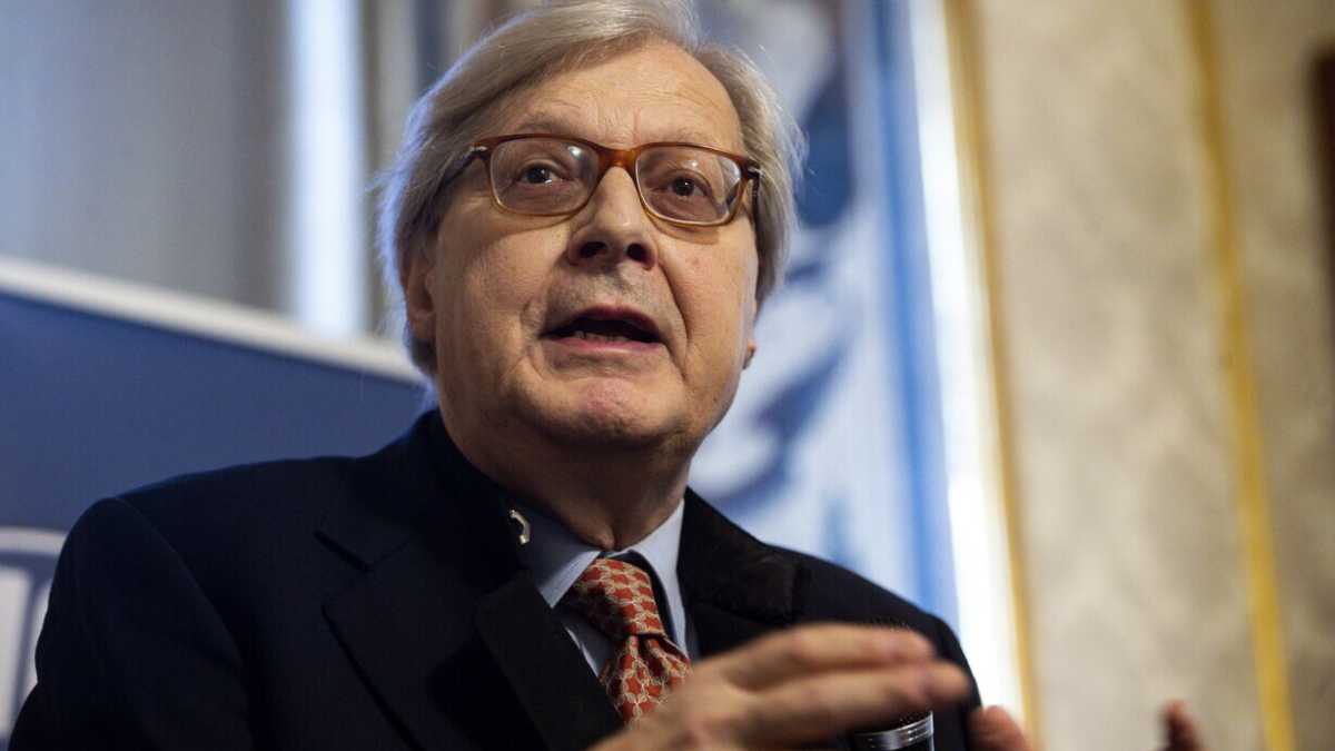 Immagine di Le cinque vite di Vittorio Sgarbi, nuovo consigliere regionale in Lombardia