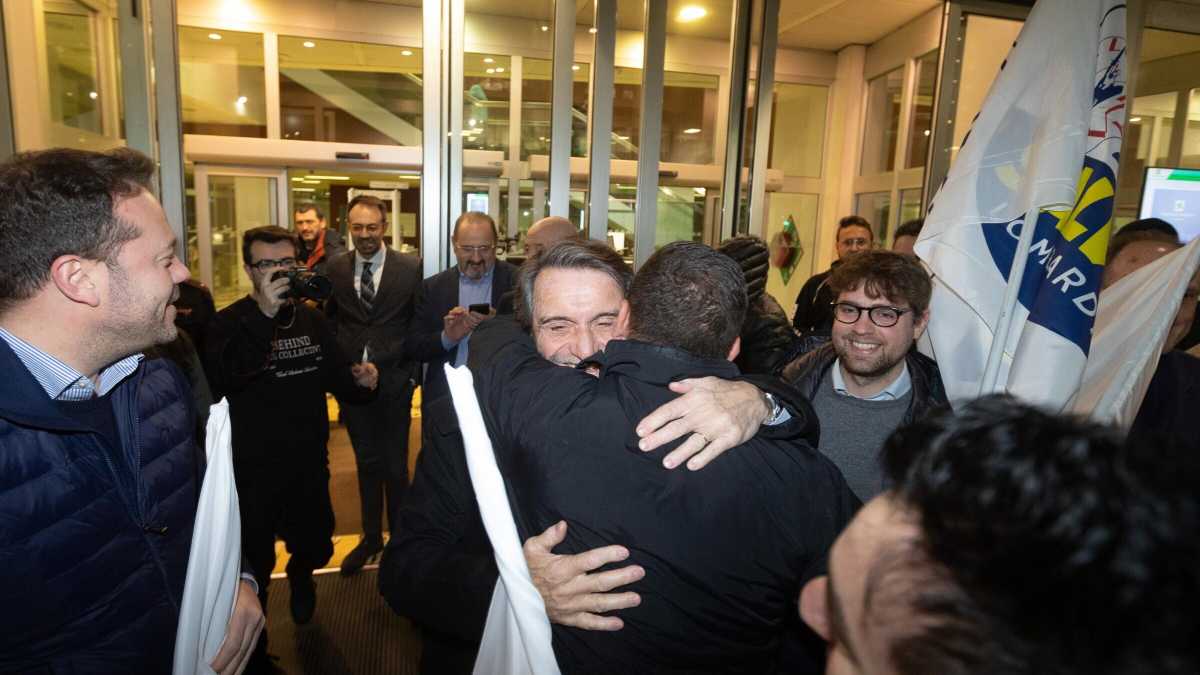 Immagine di Meloni conquista Lazio e Lombardia. Ma il Cav. le rovina la festa