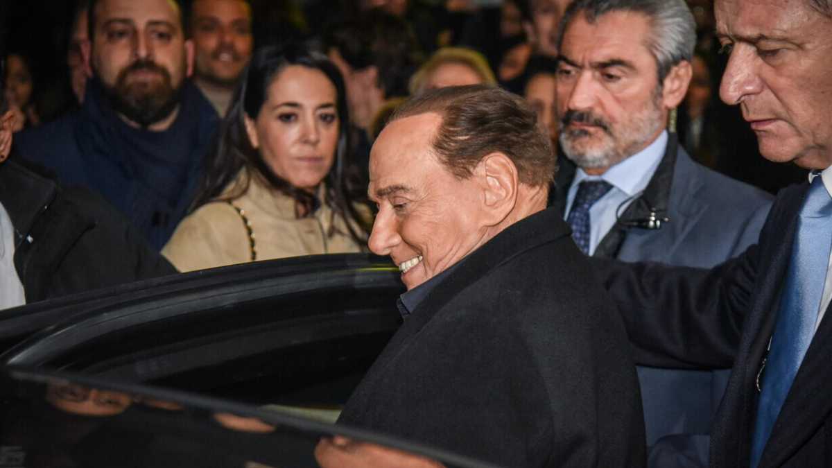 Immagine di Il Ppe in rivolta contro Berlusconi per le sue dichiarazioni su Zelensky
