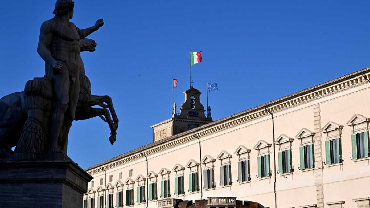 Immagine di I dubbi del Colle sui balneari. E nel governo finisce in zuffa
