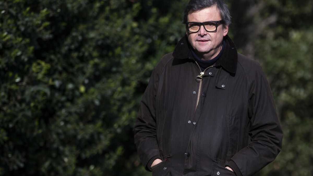 Immagine di Sonetto (elitario) per Carlo Calenda