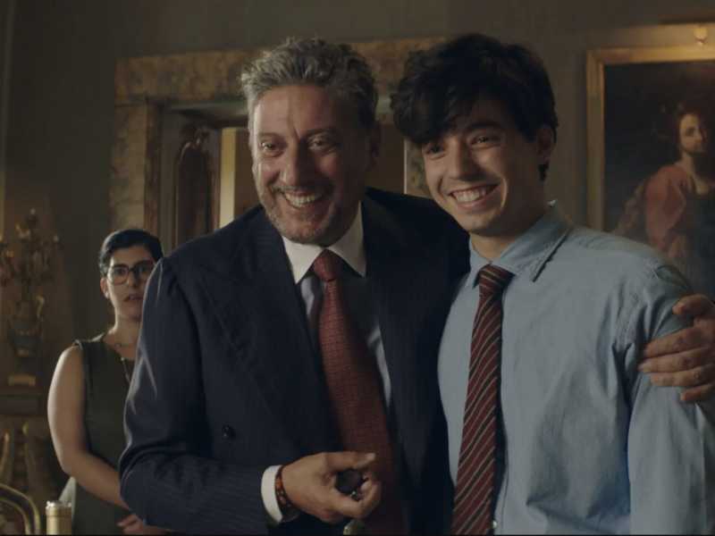  Una scena da “Il tuttofare” di Valerio Attanasio, con Sergio Castellitto e Guglielmo Poggi, 2018<br />