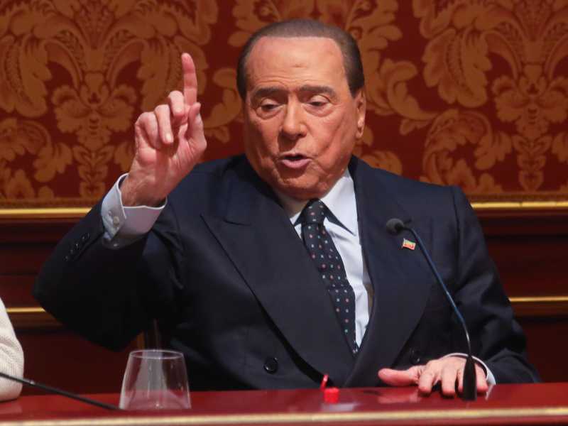 Berlusconi assolto al Ruby ter, tra errori dei pm e prove assenti