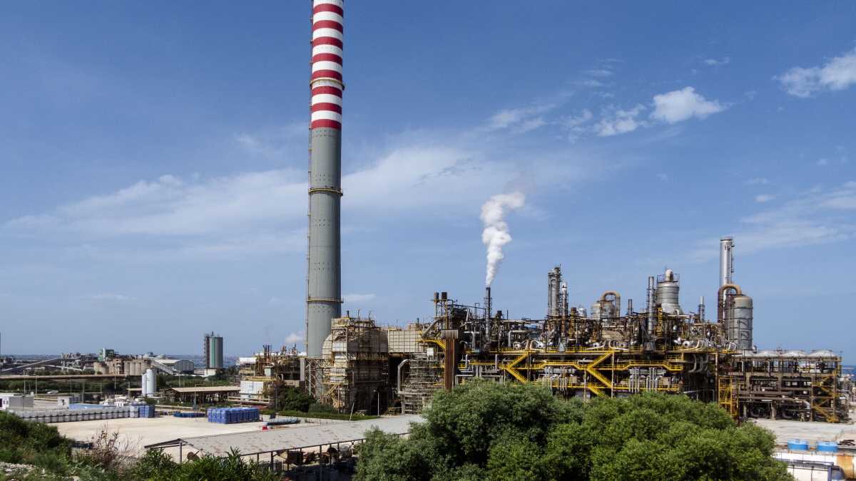 Immagine di Perché gli americani chiedono lo stop alla vendita della raffineria di Priolo