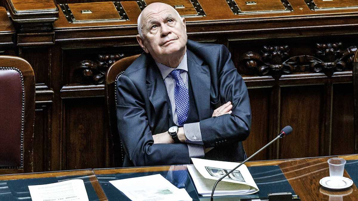 Immagine di Nordio difende Delmastro e Donzelli smentendo i suoi propositi