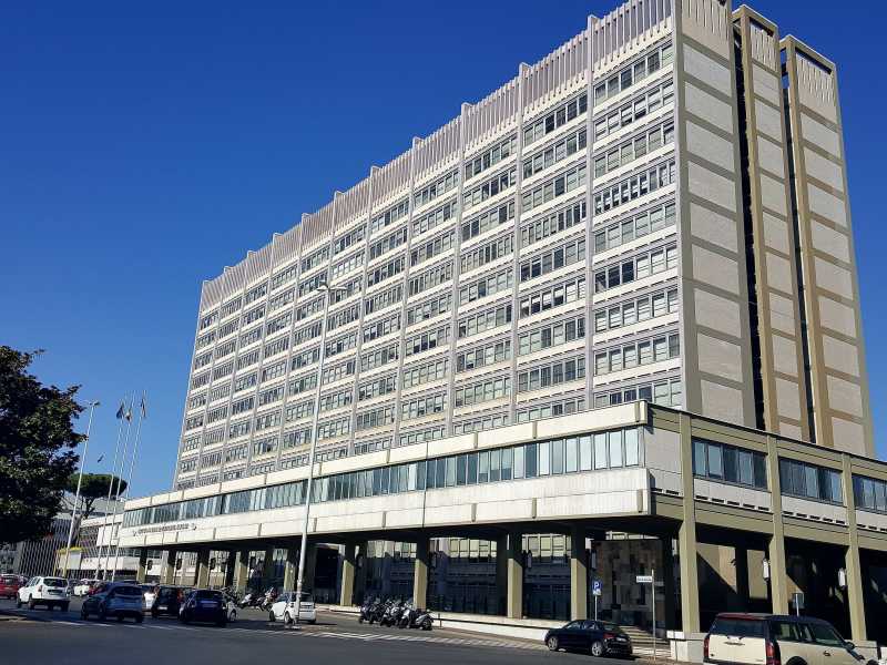 La sede centrale dell'Inps a Roma, nel quartiere dell'Eur (Wikipedia)