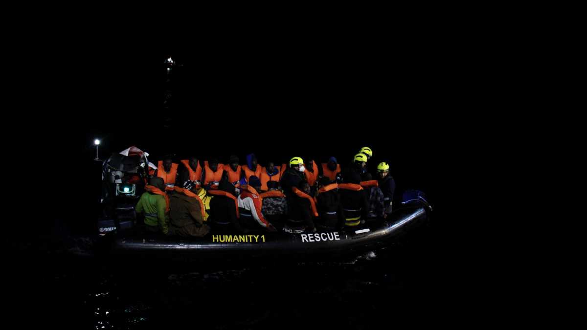 Immagine di Quasi 2 mila arrivi a Lampedusa in 48 ore e nemmeno l'ombra di una nave ong al largo