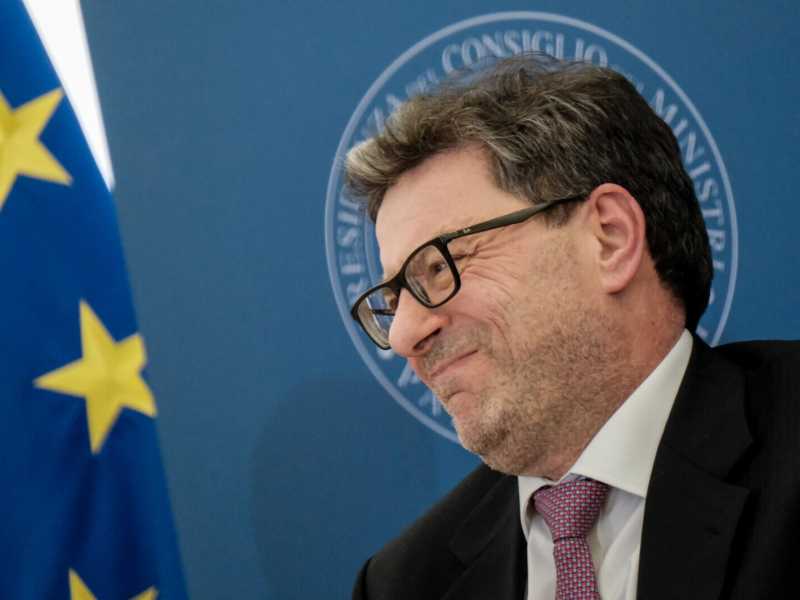 Tra Eurostat e deficit, così Giorgetti tenta di mettere una pezza al Superbonus