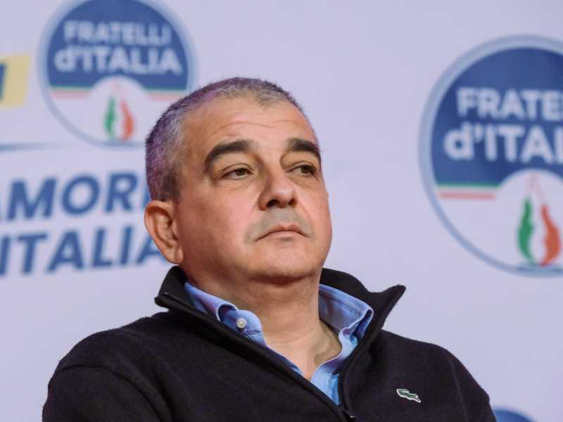 Fazzolari e l'"omino della Cia". Gli Usa non la prendono bene. E occhio al Copasir