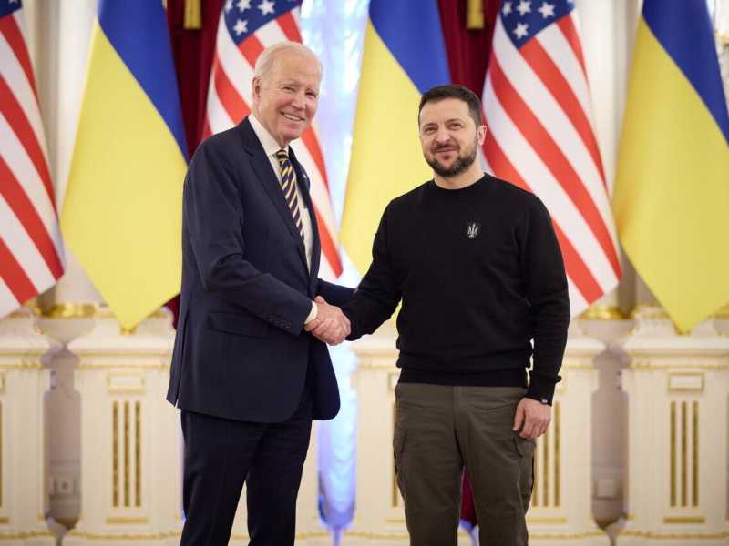 Biden a Kyiv da Zelensky: "Accanto all'Ucraina finché sarà necessario"