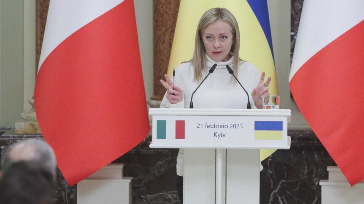 Immagine di Meloni coraggiosa e netta sull’Ucraina: con l’Europa e l’occidente. Chapeau