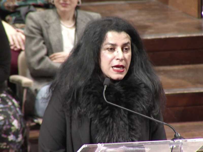 La lezione dell'iraniana Satrapi agli studenti di Bologna: "La Repubblica islamica è morta"