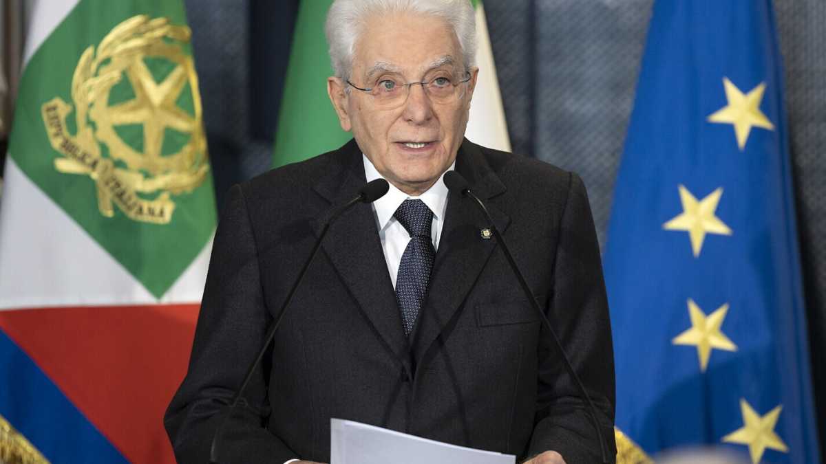 Immagine di Mattarella interviene contro la violenza a scuola (e manda un velato monito a Valditara)