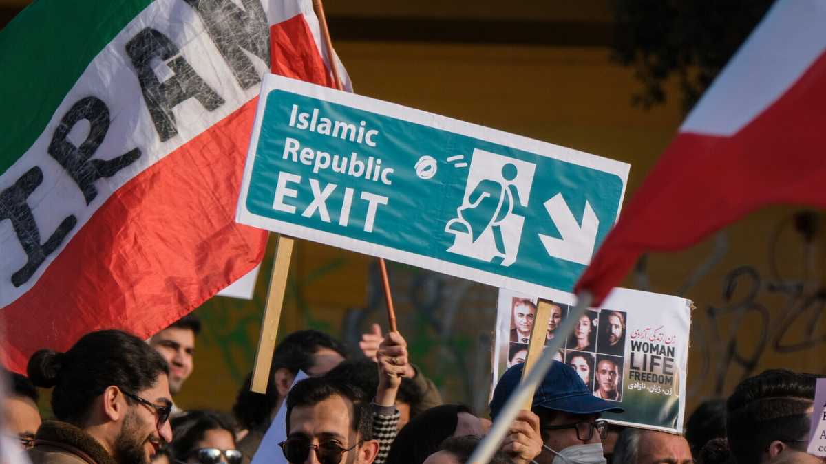 Immagine di Gli utili idioti dell'Iran